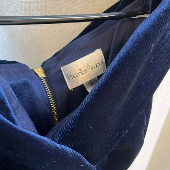 Premier Amour Velvet Short Sleeve Midi Sheath Dress Size 2 Slit - Picture 3 of 7